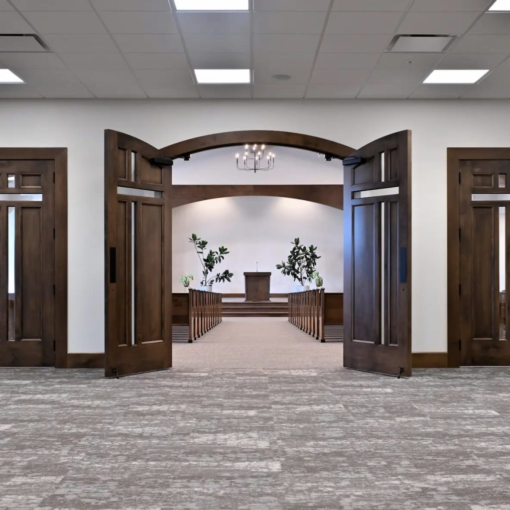 As Bethel Fellowship Church expanded with a new sanctuary and gymnasium, Rockwood delivered stain-grade maple interior doors that balance privacy, sightlines, and durability.